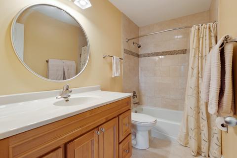 2015 Coach Dr, Naperville, IL 60565 photo 17