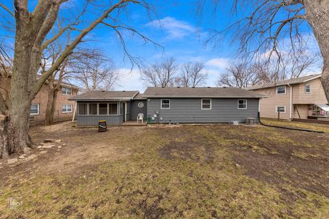 231 Robert Dr, Elgin, IL 60123 photo 16