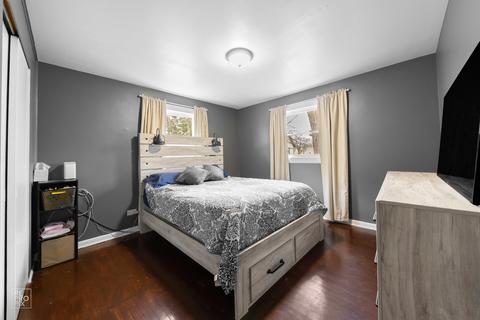 231 Robert Dr, Elgin, IL 60123 photo 8