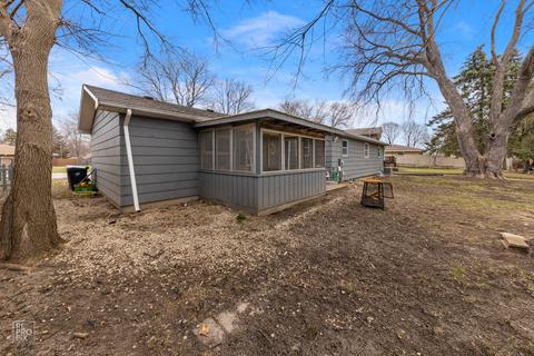 231 Robert Dr, Elgin, IL 60123 photo 15