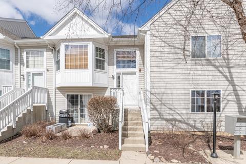 304 Hidden Creek Ln, North Aurora, IL 60542 photo 1