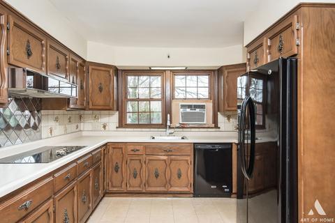 2094 Miner St, Des Plaines, IL 60016 photo 4