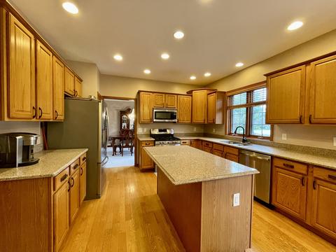 4480 Mitchell Ct, Plano, IL 60545 photo 8