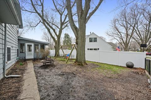 136 Kathleen Dr, Elgin, IL 60123 photo 41
