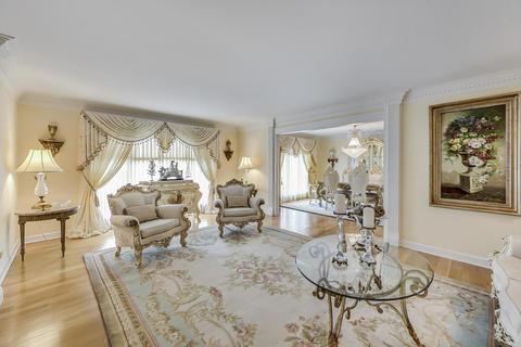 370 Trinity Ln, Oak Brook, IL 60523 photo 7