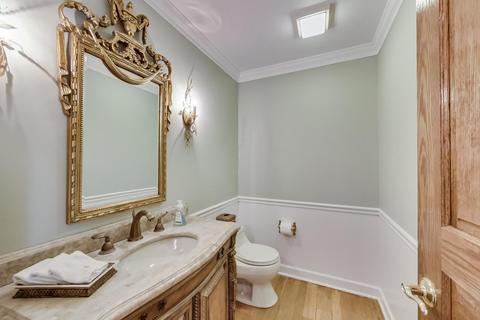 370 Trinity Ln, Oak Brook, IL 60523 photo 33