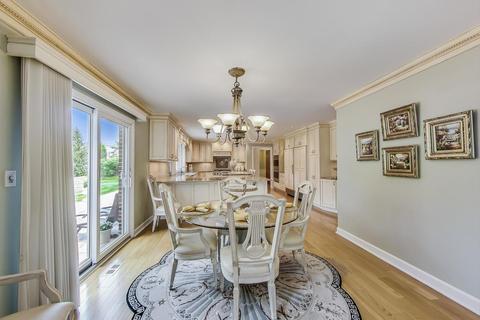370 Trinity Ln, Oak Brook, IL 60523 photo 18