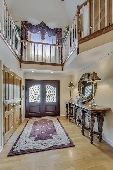 370 Trinity Ln, Oak Brook, IL 60523 photo 5