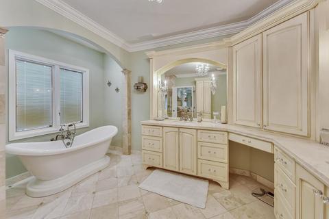 370 Trinity Ln, Oak Brook, IL 60523 photo 27