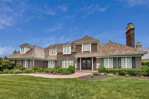 370 Trinity Ln, Oak Brook, IL 60523 photo 1