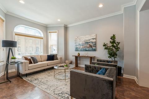 4724 S Champlain Ave, Chicago, IL 60615 photo 3