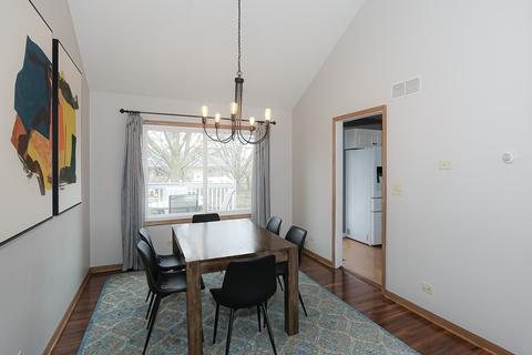 866 Brewster Ln, Bartlett, IL 60103 photo 7