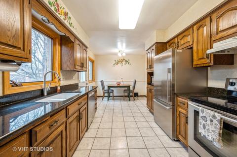 1329 Brook Ln, Glenview, IL 60025 photo 5