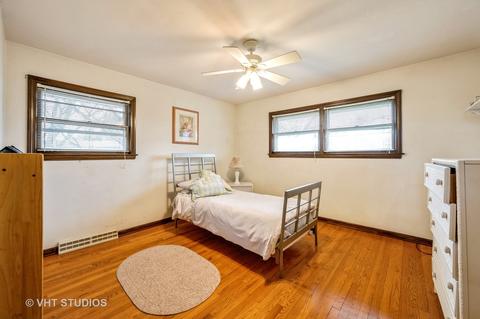 1329 Brook Ln, Glenview, IL 60025 photo 7