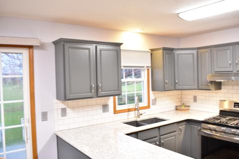 1403 Lismore Ln, Normal, IL 61761 photo 2