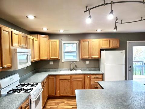 202 E Seminole St, Dwight, IL 60420 photo 2