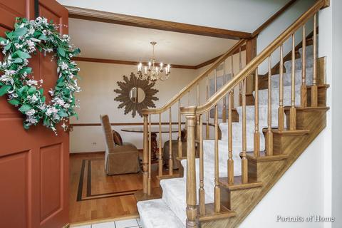 63 Christina Cir, Wheaton, IL 60189 photo 3