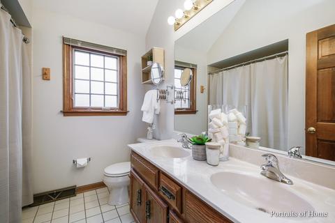 63 Christina Cir, Wheaton, IL 60189 photo 17