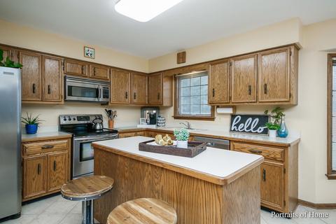 63 Christina Cir, Wheaton, IL 60189 photo 8