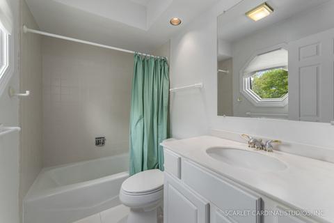 1812 Courtenay Dr, Wheaton, IL 60189 photo 20