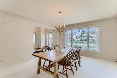 8532 Heather Dr, Burr Ridge, IL 60527 photo 5