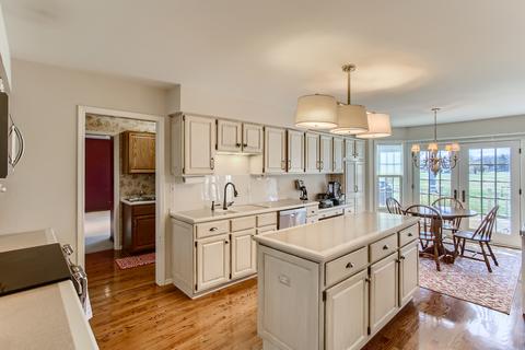 8532 Heather Dr, Burr Ridge, IL 60527 photo 6