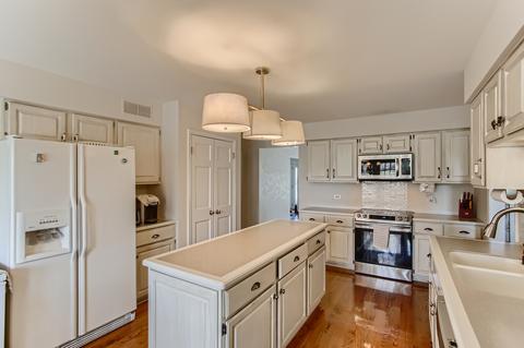8532 Heather Dr, Burr Ridge, IL 60527 photo 8