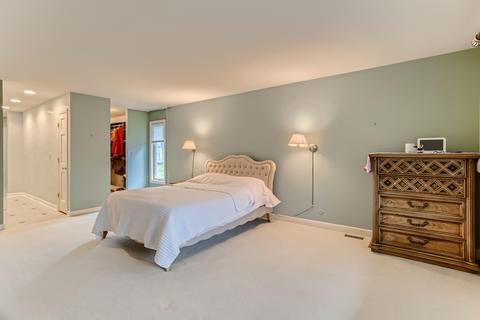 8532 Heather Dr, Burr Ridge, IL 60527 photo 13