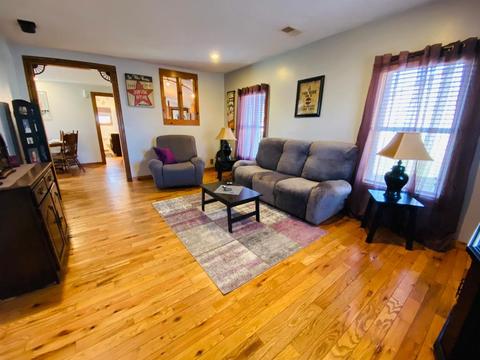 409 E James St, Dwight, IL 60420 photo 2
