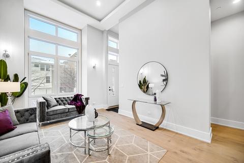 1009 E 62nd St, Chicago, IL 60637 photo 5