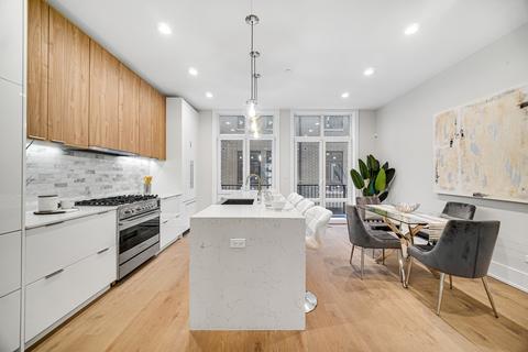 1009 E 62nd St, Chicago, IL 60637 photo 9