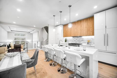 1009 E 62nd St, Chicago, IL 60637 photo 14