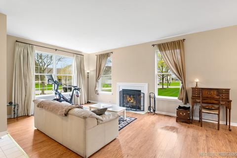 3002 Sawgrass Dr, Aurora, IL 60502 photo 3