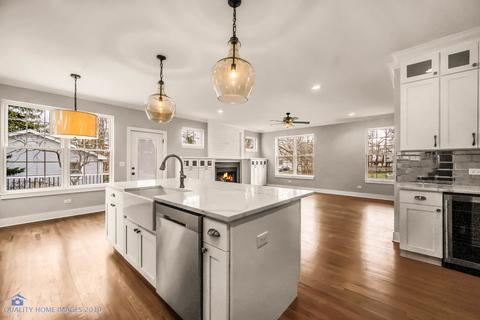 215 N Summit St, Wheaton, IL 60187 photo 4