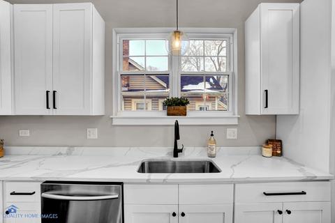 215 N Summit St, Wheaton, IL 60187 photo 5