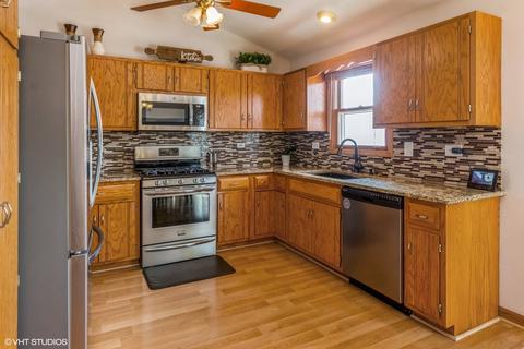 6516 Benich Ln, Plainfield, IL 60586 photo 4