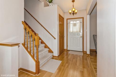 6516 Benich Ln, Plainfield, IL 60586 photo 2