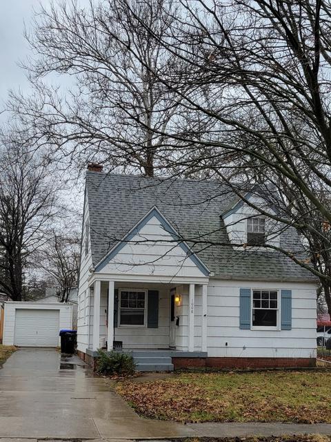 1008 Summit St, Bloomington, IL 61701 photo 1