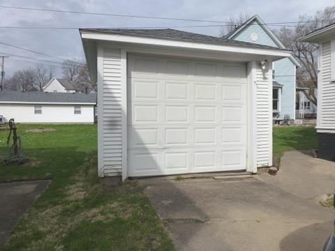 120 E Jefferson St, Clinton, IL 61727 photo 13