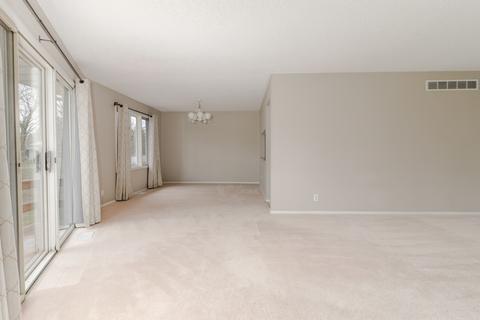 211 S Towanda Ave, Normal, IL 61761 photo 9