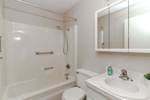 211 S Towanda Ave, Normal, IL 61761 photo 24