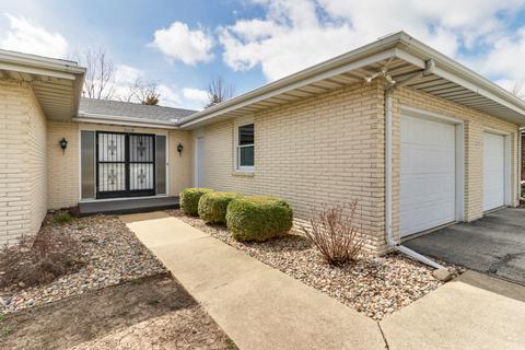 211 S Towanda Ave, Normal, IL 61761 photo 4