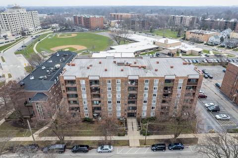 825 Pearson St #3C, Des Plaines, IL 60016 photo 5