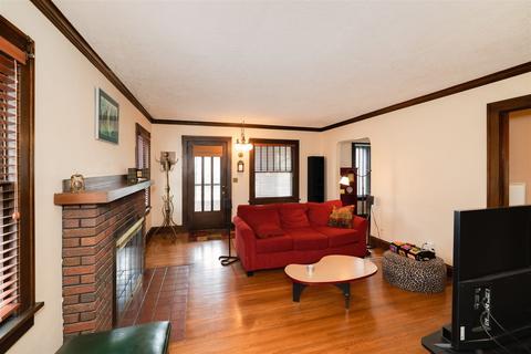 1406 E Oakland Ave, Bloomington, IL 61701 photo 8