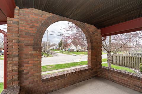 1406 E Oakland Ave, Bloomington, IL 61701 photo 4
