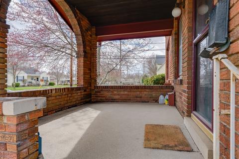 1406 E Oakland Ave, Bloomington, IL 61701 photo 3