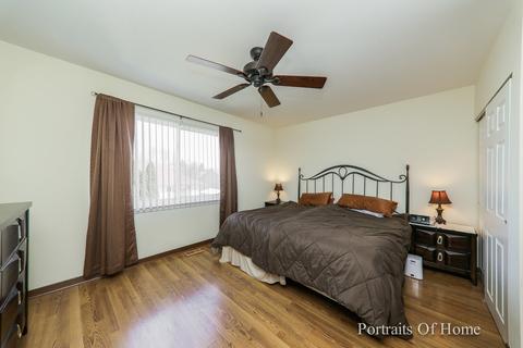1240 Clover Ln, Hoffman Estates, IL 60192 photo 7