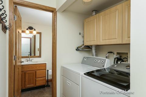 1240 Clover Ln, Hoffman Estates, IL 60192 photo 17