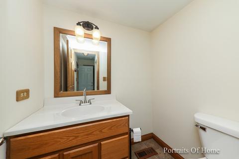 1240 Clover Ln, Hoffman Estates, IL 60192 photo 18