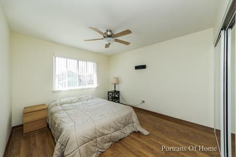 1240 Clover Ln, Hoffman Estates, IL 60192 photo 14